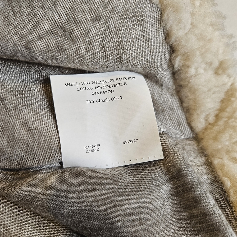 Faux Sherpa Reversable Pancho One Size Johnston & Murphy - Picture 8 of 9